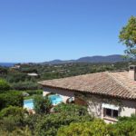 Gigaro Villa Anis Blick auf das Ferienhaus und das Meer
